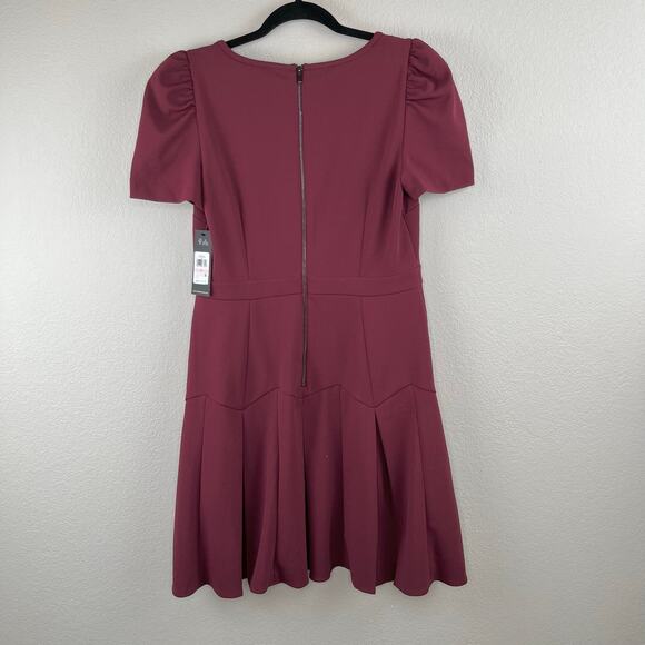 Karl Lagerfeld Crepe Square Neck Short Sleeve Pleated Mini Dress Maroon 10 NWT - Picture 13 of 13